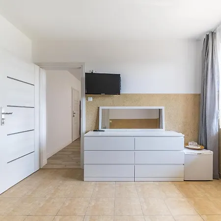 Zefirek Проживание в семье