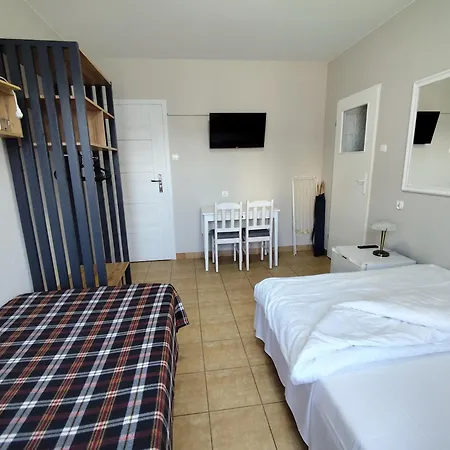 Проживание в семье Zefirek